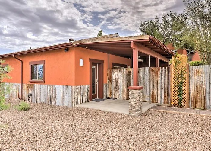 ~ 10 Mi To Downtown & U Of A Apartment